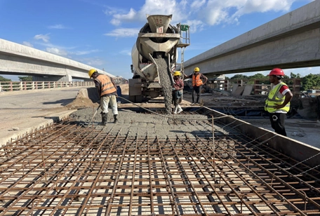 Semi-rigid pavement technology